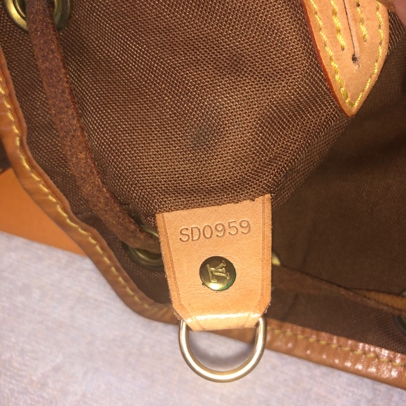 *LOUIS VUITTON MONTSOURIS BACKPACK* w/ new straps - Picture 10 of 16